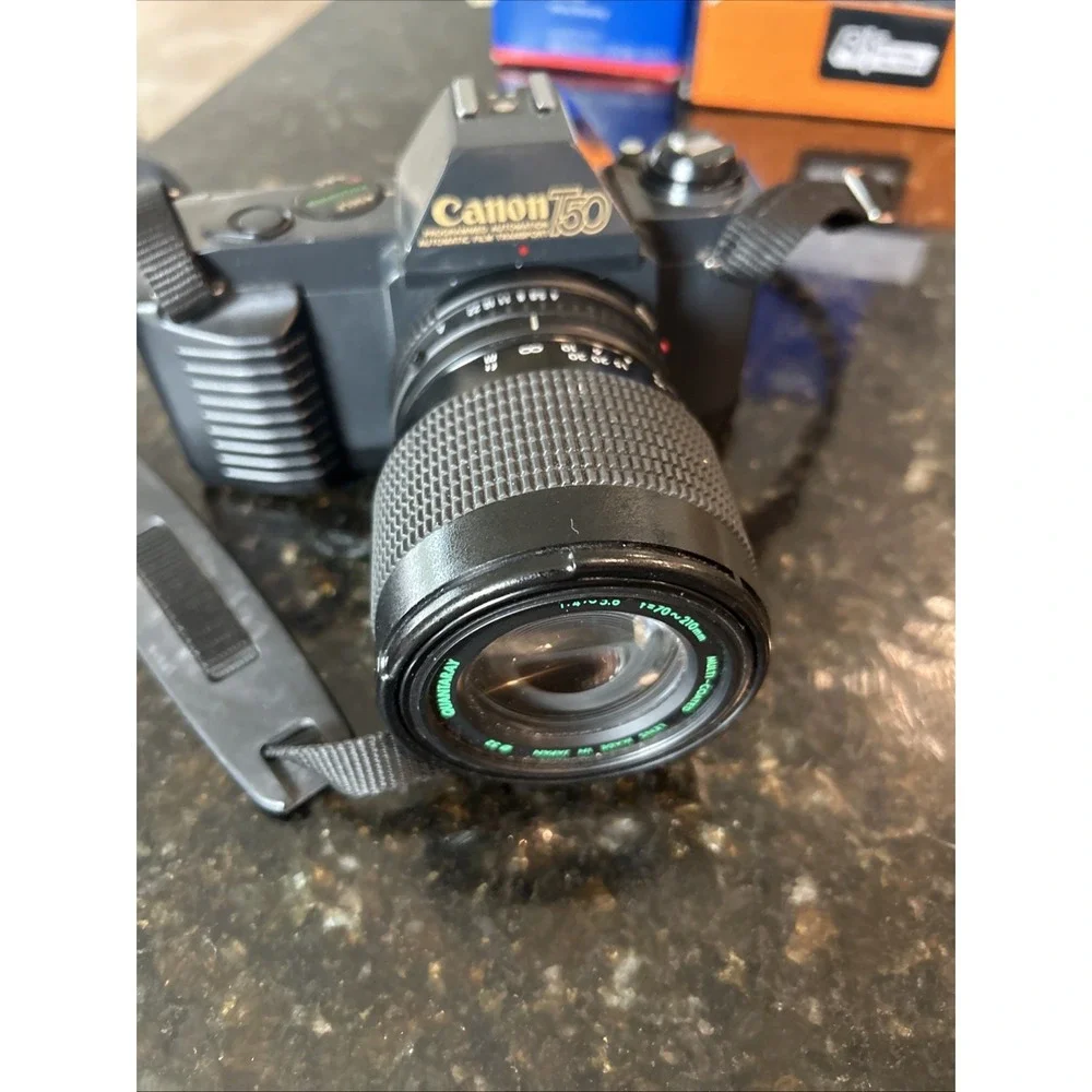 Canon T50 WITH Quantaray 7 1:4~5.6 f-70~210 mm 52mm Camera Zoom Lens
